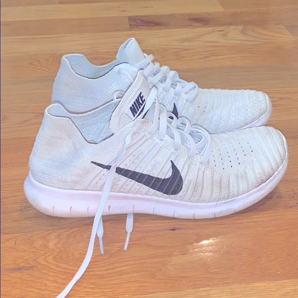 White Fly-knit Nike Tennis Shoes